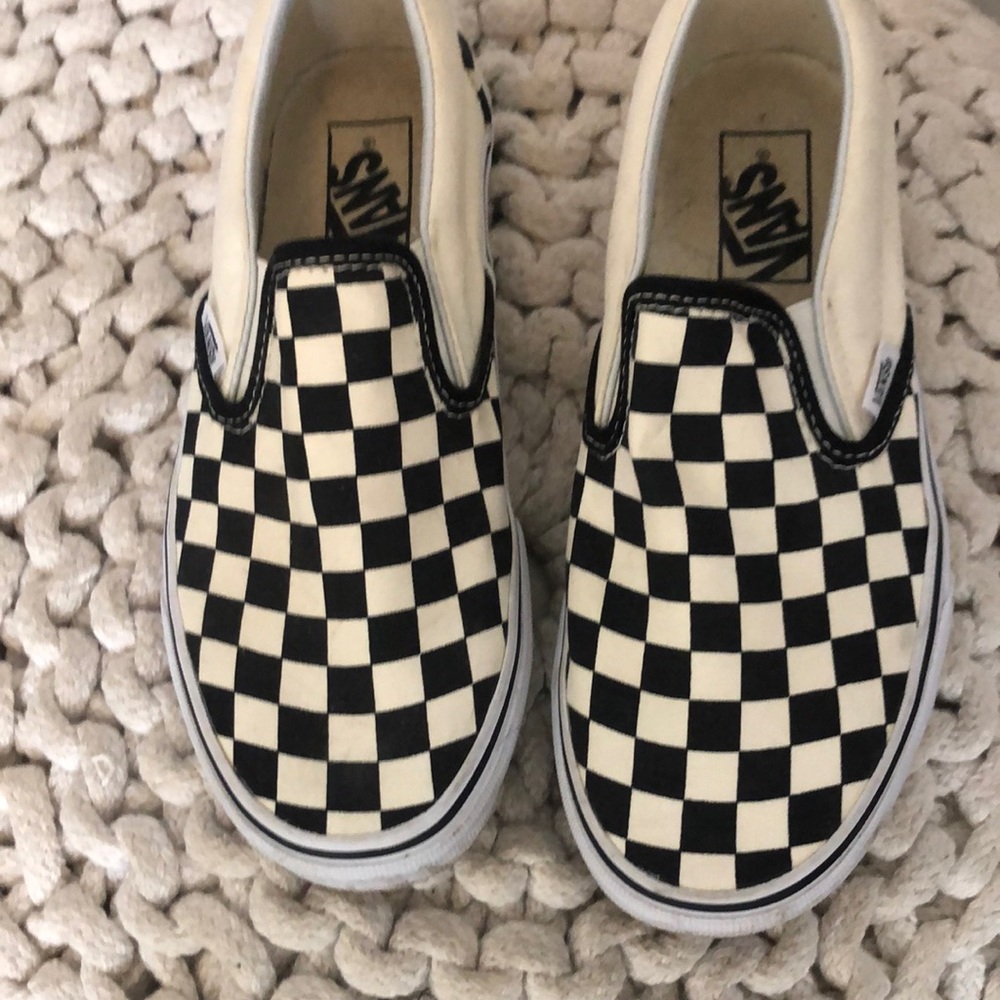 Vans sneakers women’s size 7US. Great condition